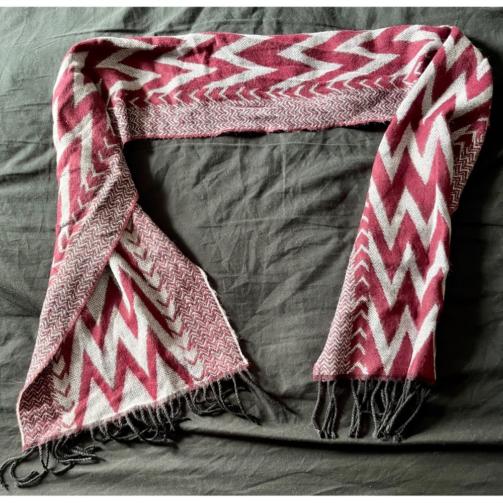 🚩Vanity Reversible Chevron Scarf